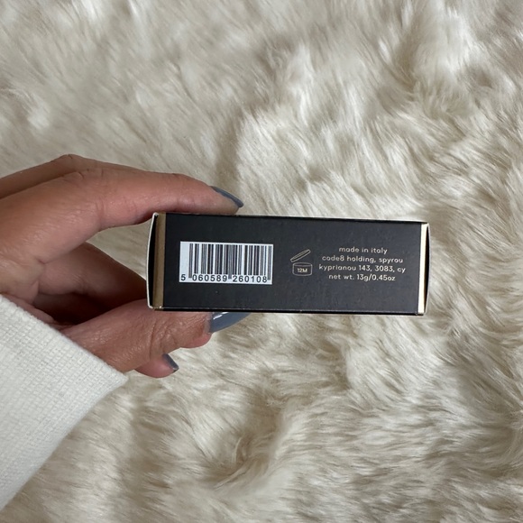 CODE8 Matte Velour Mattifying powder - Picture 9 of 10